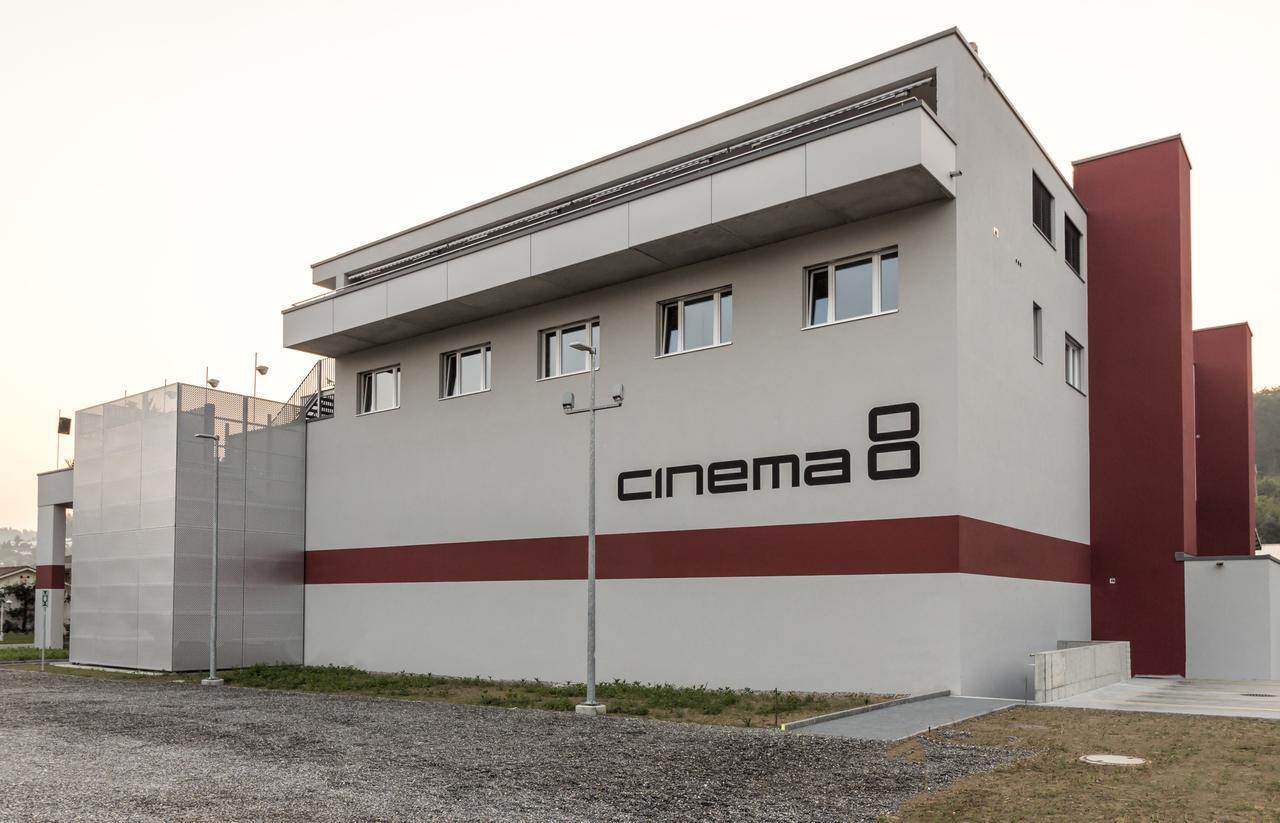 Hotel Cinema 8 Schoftland Exterior photo